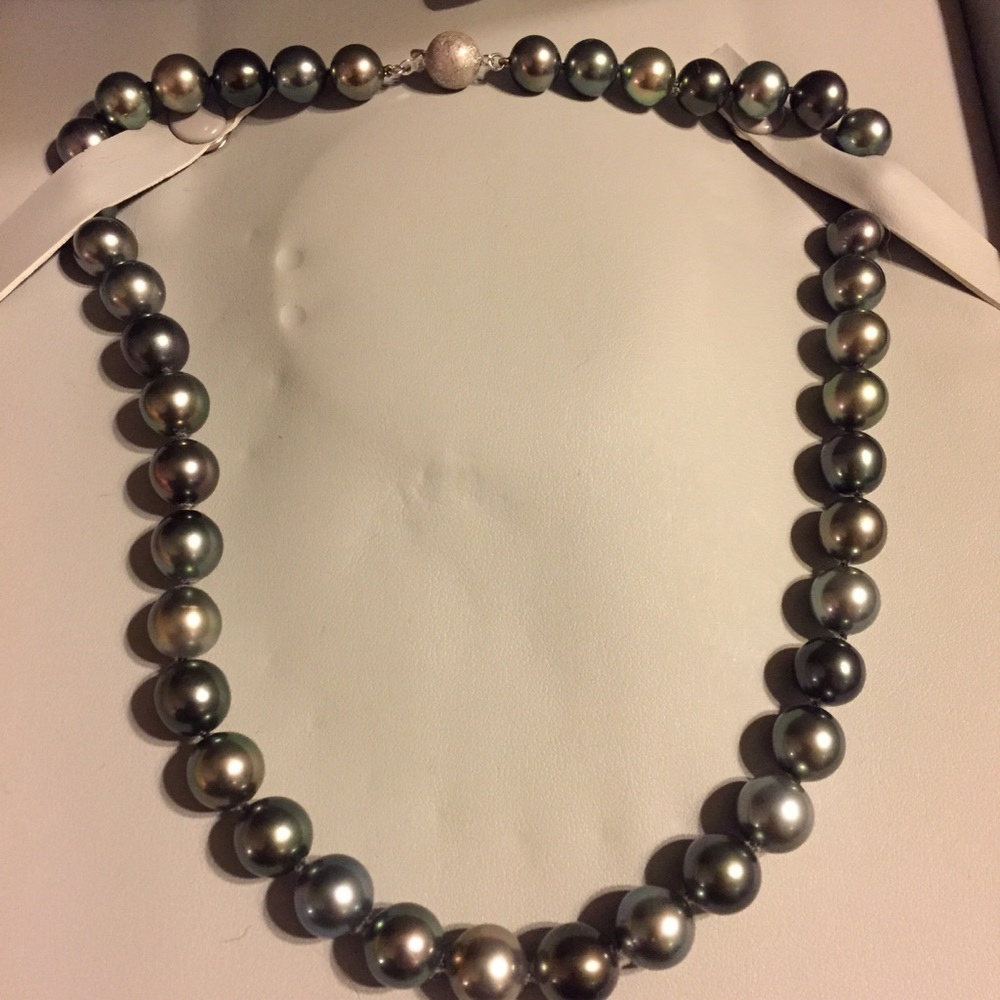 REDUCED ⬇️ Shane Co Tahitian Pearl necklace